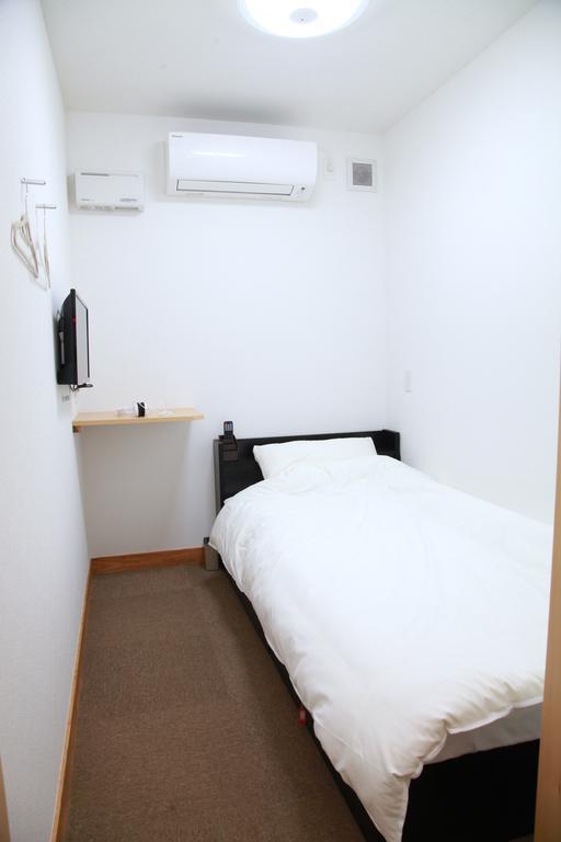 Simple Sleep 個室カプセル Hotel Hitoyoshi Bagian luar foto