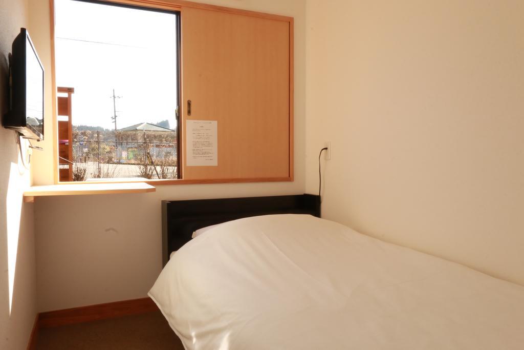 Simple Sleep 個室カプセル Hotel Hitoyoshi Bagian luar foto
